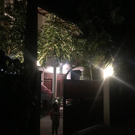 Flip Flop Inn Mirissa Exterior foto